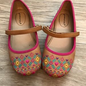 Girls dress shoe